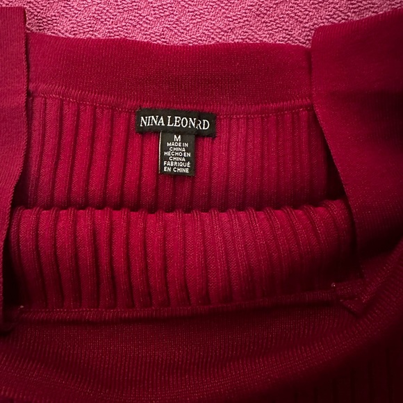 Nina Leonard Deep Burgundy Ribbed Off-Shoulder Sweater 💥NWOT🥰FREE SHIPPING🥰 - Picture 3 of 3